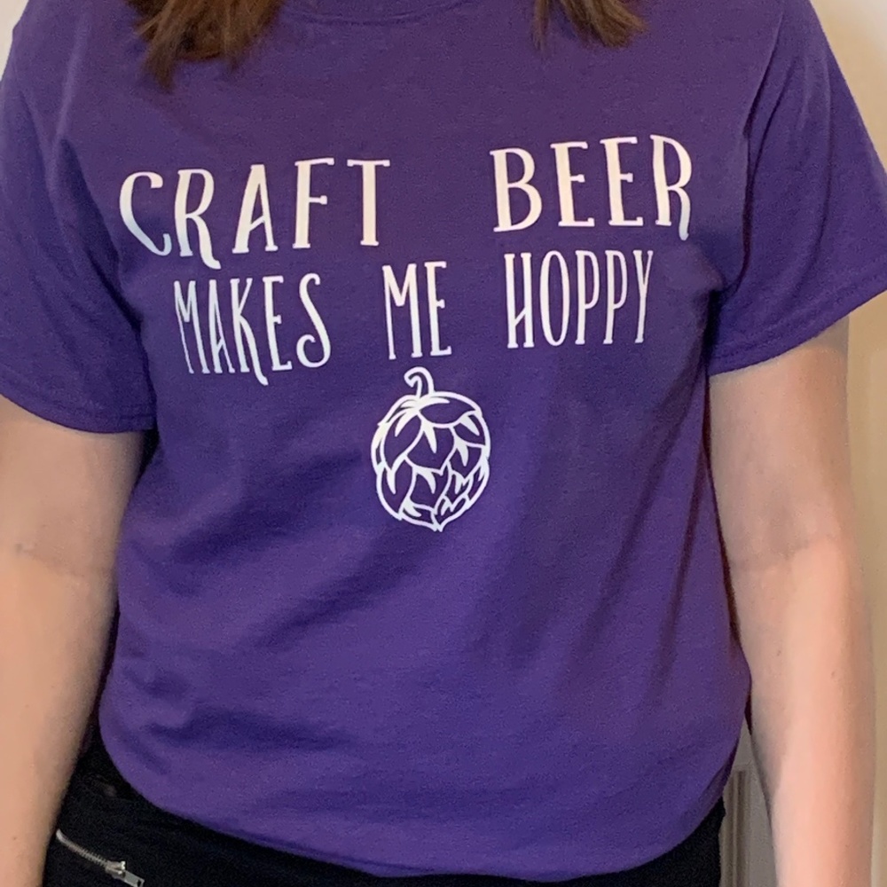 Craft Beer Makes Me Hoppy Purple Short Sleeve Graphic Tee Small NEW